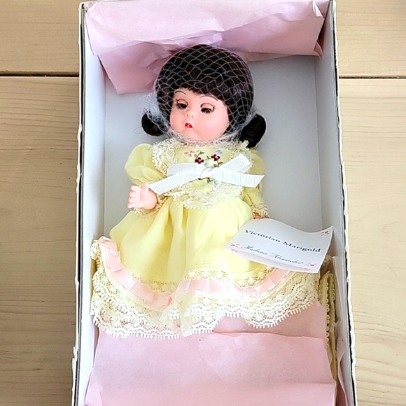 Madame Alexander Collectible Doll- Victorian Marigold #27805 - Picture 1 of 6